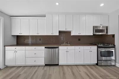 11 Penguin Lane, Commack, NY 11725 - Photo 14