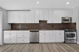 11 Penguin Ln, Commack, NY 11725 - Photo 14