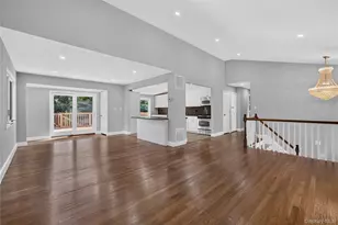 11 Penguin Ln, Commack, NY 11725 - Photo 8
