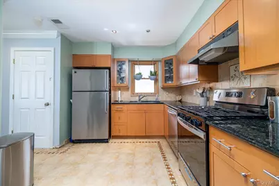 145 Bismark Avenue, Valley Stream, NY 11581 - Photo 8