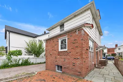 73 Liberty Avenue, Mineola, NY 11501 - Photo 18