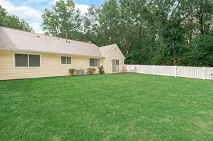 112 Dari Dr, Holbrook, NY 11741 - Photo 20