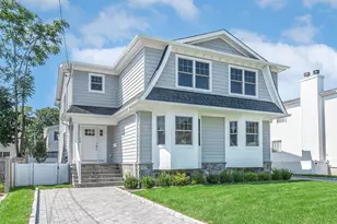 59 Edgewood Rd, Port Washington, NY 11050 - Photo 2
