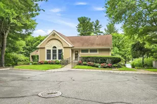 23 Willow Ridge Dr, Smithtown, NY 11787 - Photo 34