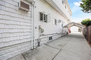 88-35 75th Ave, Glendale, NY 11385 - Photo 24