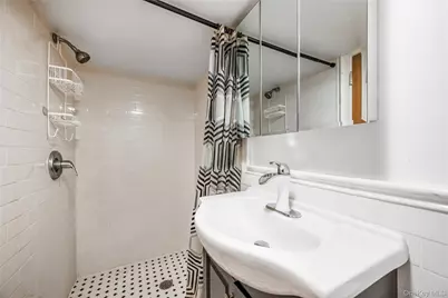 88-35 75th Avenue, Glendale, NY 11385 - Photo 20