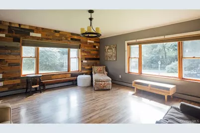 21 Courts Lane, Hudson, NY 12534 - Photo 8