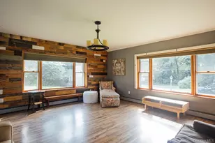 21 Courts Ln, Hudson, NY 12534 - Photo 8