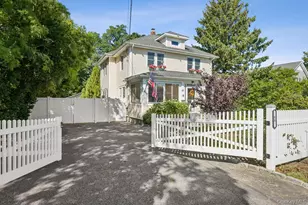 68 Lincoln Ave, Sayville, NY 11782 - Photo 4