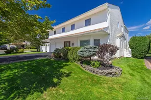 85 Jeffery Ln, Oceanside, NY 11572 - Photo 2