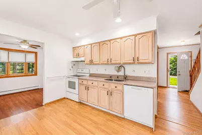 96 Oak Street, Centereach, NY 11720 - Photo 16
