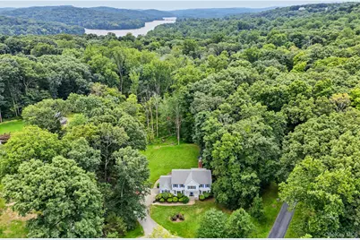 4 Sugar Hollow Court, Katonah, NY 10536 - Photo 4