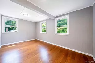 187 Oak St, Medford, NY 11763 - Photo 40