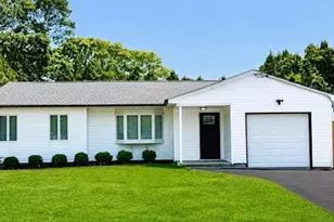 16 Adobe Dr, Shirley, NY 11967 - Photo 2