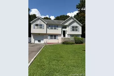 3 Mulligan Drive, Medford, NY 11763 - Photo 1