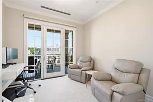 3000 Royal Ct, North Hills, NY 11040 - Photo 16