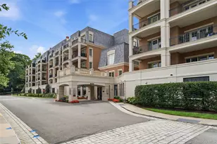 3000 Royal Ct, North Hills, NY 11040 - Photo 2