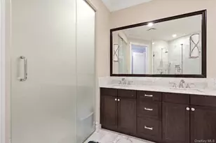 3000 Royal Ct, North Hills, NY 11040 - Photo 22