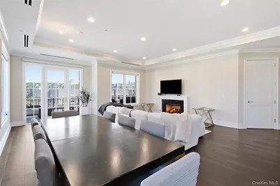 3000 Royal Court #3206, North Hills, NY 11040 - Photo 6
