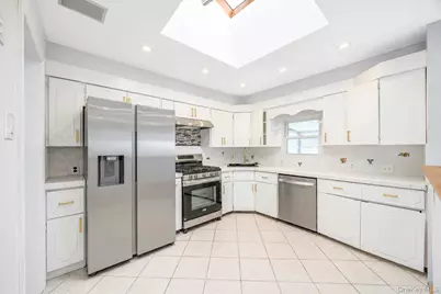 18 Dexter Lane, Kings Park, NY 11754 - Photo 8