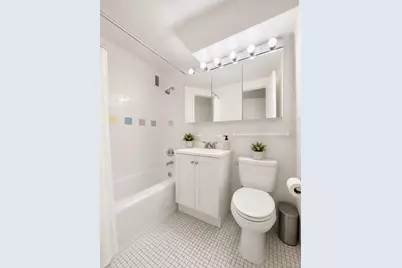 333 E 46th Street #10E, New York, NY 10017 - Photo 6