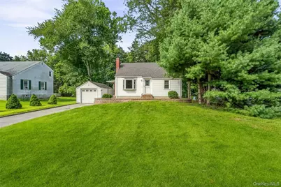 9 Memory Lane, Poughkeepsie, NY 12603 - Photo 2