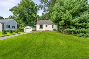 9 Memory Ln, Poughkeepsie, NY 12603 - Photo 2