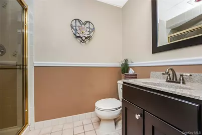 14 Arthur Street, Farmingdale, NY 11735 - Photo 18