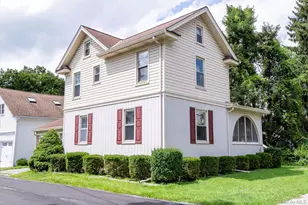 7 Maple Ave, Millbrook, NY 12545 - Photo 4