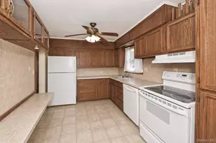 20 Sprucetree Ln, South Huntington, NY 11746 - Photo 8