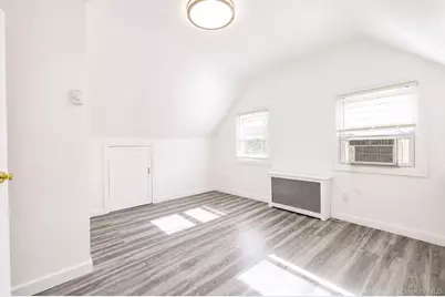31 Sunrise Lane, Levittown, NY 11756 - Photo 16