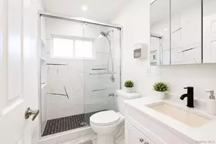 31 Sunrise Ln, Levittown, NY 11756 - Photo 8