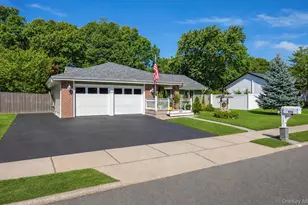 876 Greenbelt Pkwy W, Holbrook, NY 11741 - Photo 2