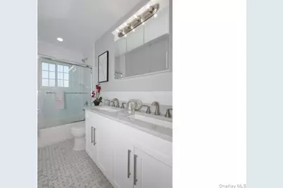 28 Williams Boulevard #28-1E, Lake Grove, NY 11755 - Photo 8