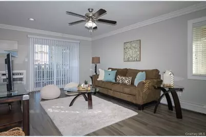 28 Williams Boulevard #28-1E, Lake Grove, NY 11755 - Photo 4