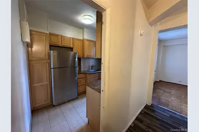 1579 Metropolitan Avenue #6H, Bronx, NY 10462 - Photo 4