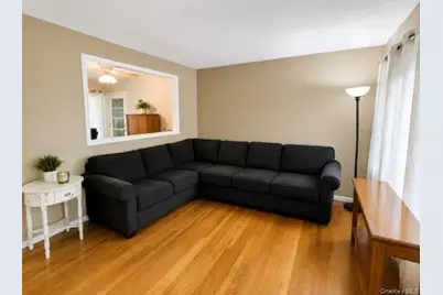 32 Robinson Avenue, Medford, NY 11763 - Photo 6