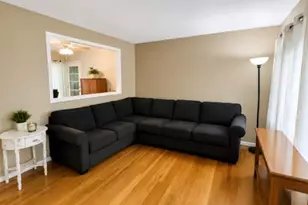 32 Robinson Ave, Medford, NY 11763 - Photo 6