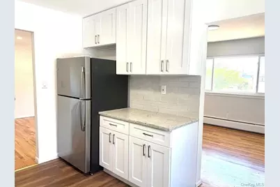 65 Florida Avenue, Island Park, NY 11558 - Photo 4
