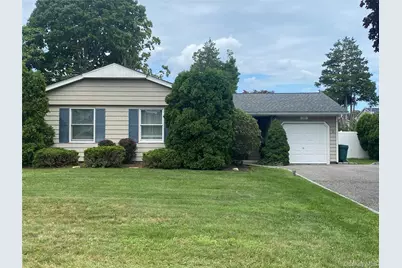 120 Budenos Drive, Sayville, NY 11782 - Photo 2