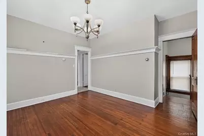 1125 Victory Boulevard, New York, NY 10301 - Photo 10
