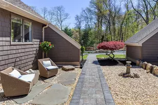12 Flax Pond Woods Rd, East Setauket, NY 11733 - Photo 4