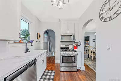 750 Howard Avenue, Copiague, NY 11726 - Photo 12