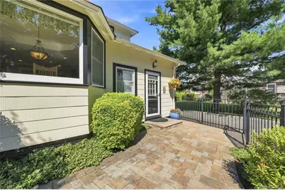 556 N Windsor Avenue, Brightwaters, NY 11718 - Photo 44
