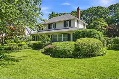 556 N Windsor Avenue, Brightwaters, NY 11718 - Photo 4