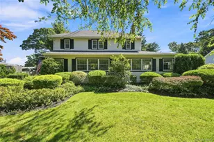 556 N Windsor Ave, Brightwaters, NY 11718 - Photo 2