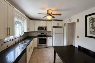 286 Eastchester Rd, New Rochelle, NY 10801 - Photo 2