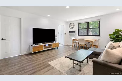 58 09 246th Crescent #upper unit, Douglaston, NY 11362 - Photo 4