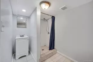 61-44 Eliot Ave, Middle Village, NY 11379 - Photo 28