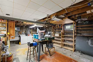 110 Barwick Blvd, Mineola, NY 11501 - Photo 20